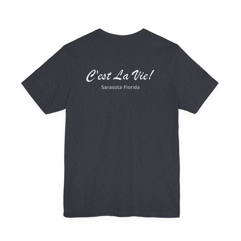 T-Shirt — Logo Marron 'C'est la Vie' Vintage Beach Lounge Graphic Tee